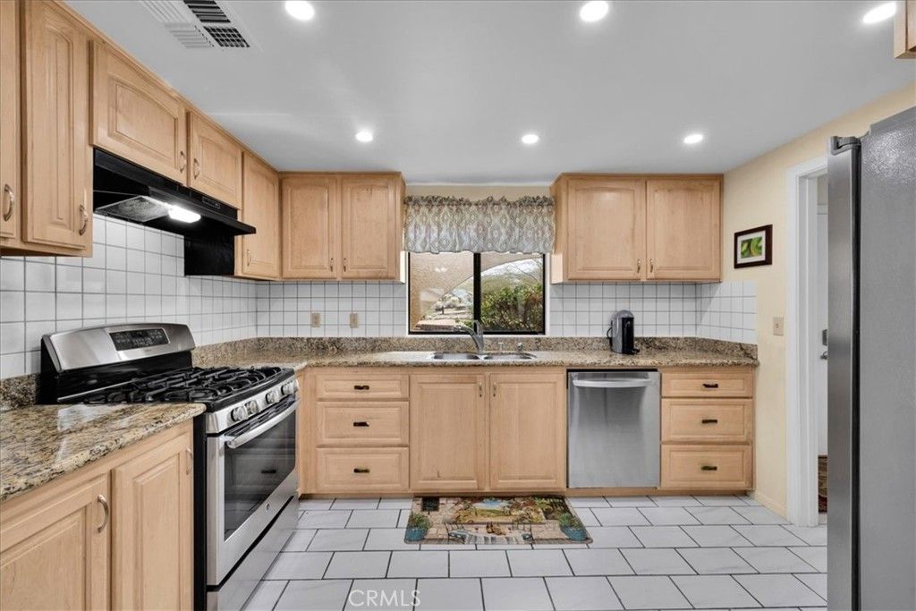 Image 16 of property listing at 61746 Melton Trail, Joshua Tree, CA 92252