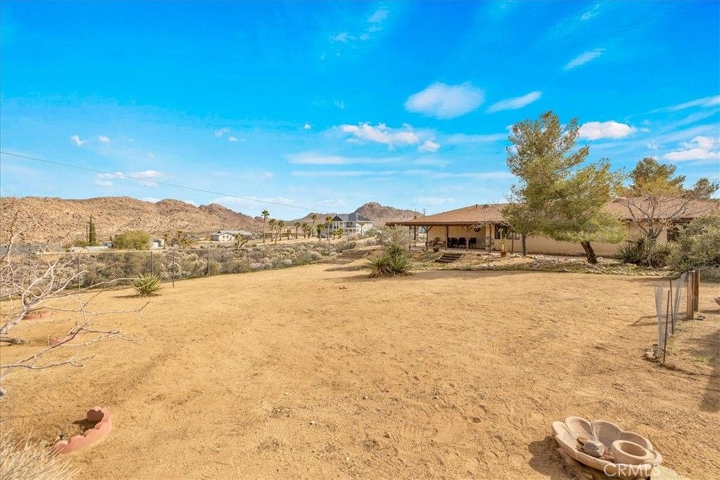 Image 38 of property listing at 61746 Melton Trail, Joshua Tree, CA 92252