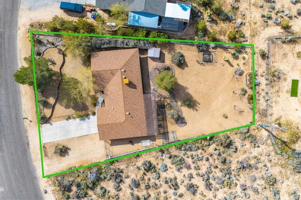 Image 42 of property listing at 61746 Melton Trail, Joshua Tree, CA 92252