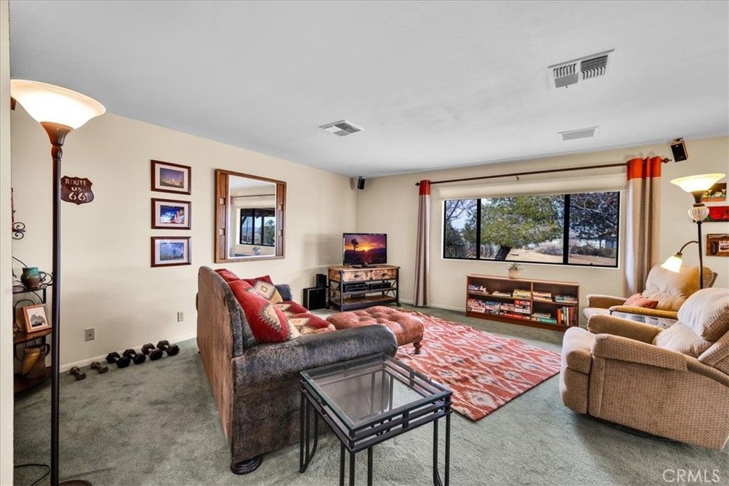 Image 8 of property listing at 61746 Melton Trail, Joshua Tree, CA 92252