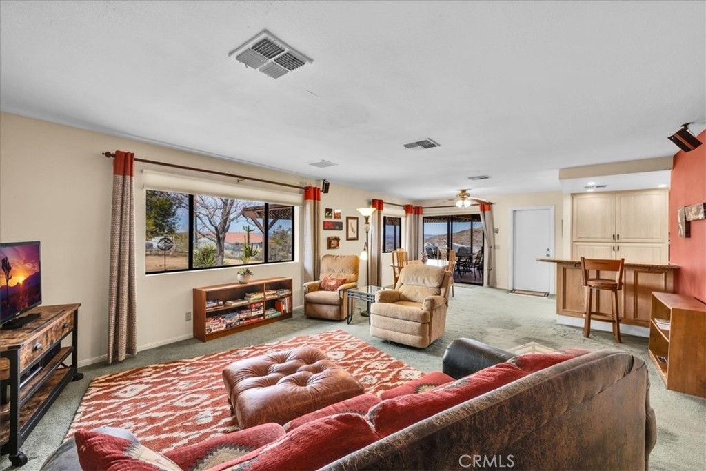 Image 9 of property listing at 61746 Melton Trail, Joshua Tree, CA 92252