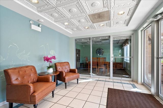 3850 W Bryn Mawr Avenue 310, Chicago, IL 60659