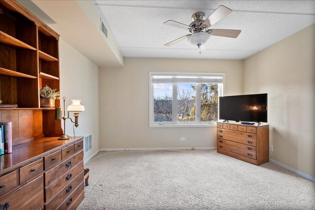 3850 W Bryn Mawr Avenue 310, Chicago, IL 60659