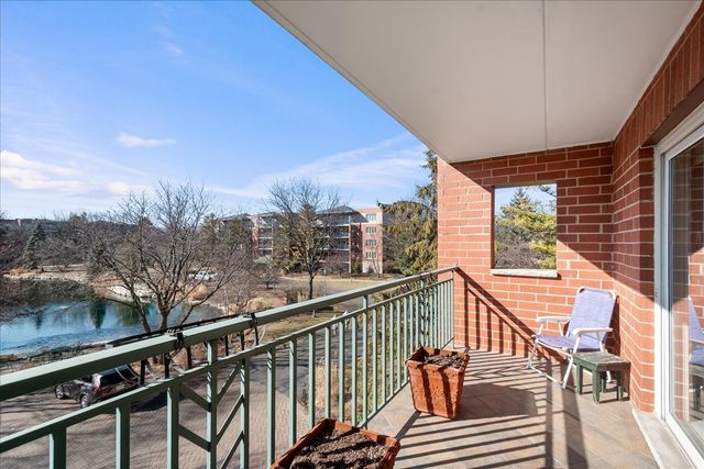 3850 W Bryn Mawr Avenue 310, Chicago, IL 60659