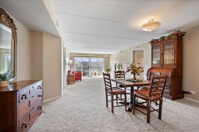 3850 W Bryn Mawr Avenue 310, Chicago, IL 60659