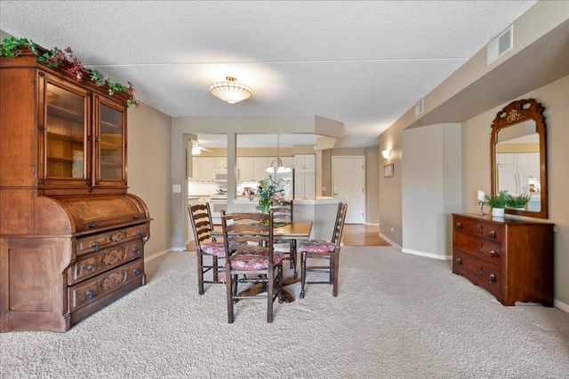 3850 W Bryn Mawr Avenue 310, Chicago, IL 60659