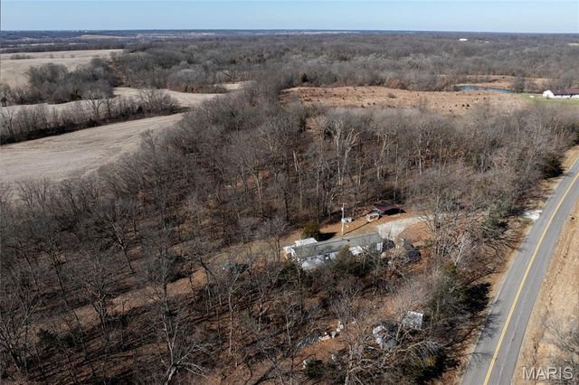 19503 State Highway Y, Lewistown, MO 63452