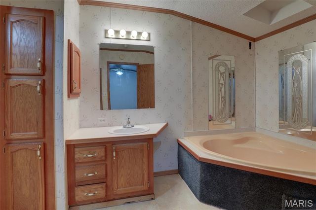 19503 State Highway Y, Lewistown, MO 63452