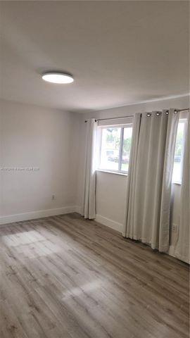 15630 NW 2nd Ct, Miami, FL 33169