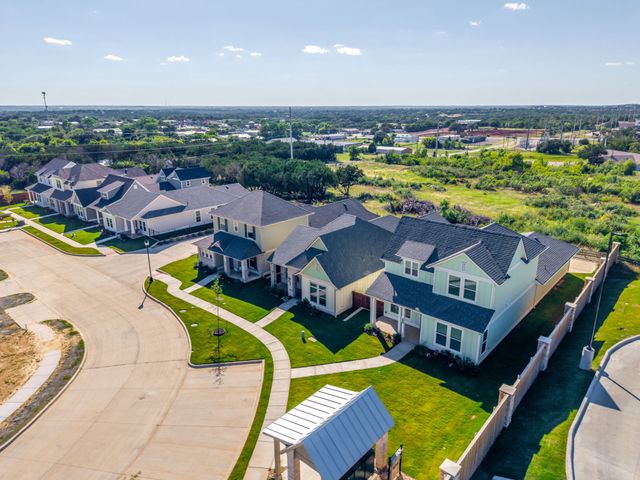 108 Cardinal Woods Court, Granbury, TX 76049