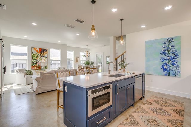 108 Cardinal Woods Court, Granbury, TX 76049