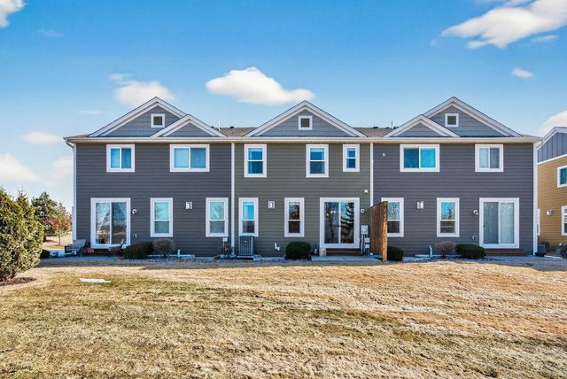 8411 Larch Lane N, Maple Grove, MN 55369