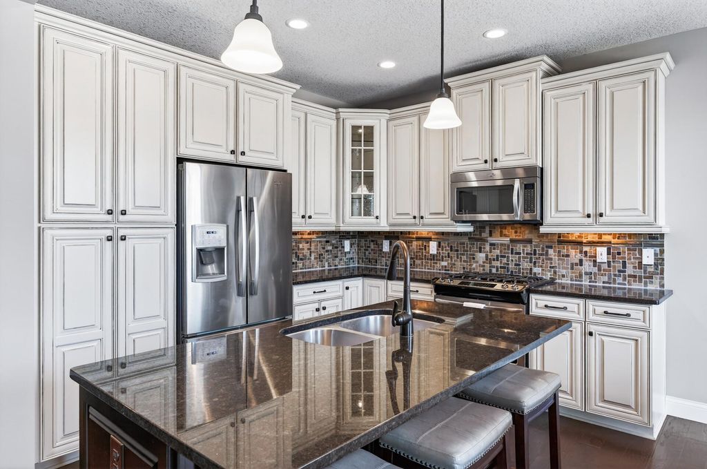 8411 Larch Lane N, Maple Grove, MN 55369