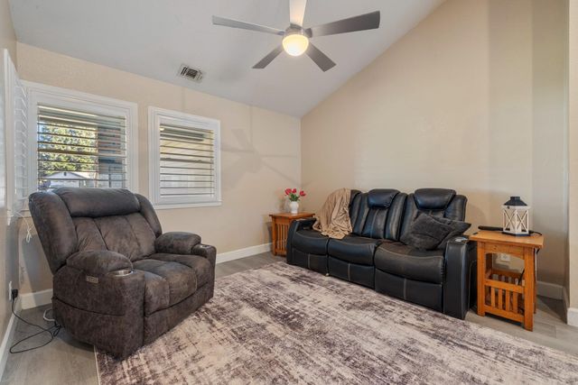 4221 Waymar Ct, Carmichael, CA 95608