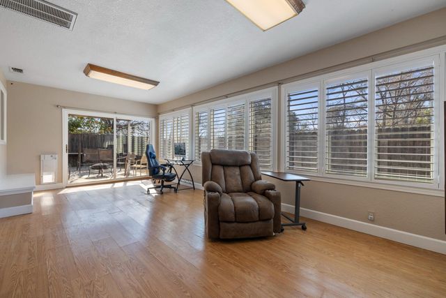 4221 Waymar Ct, Carmichael, CA 95608