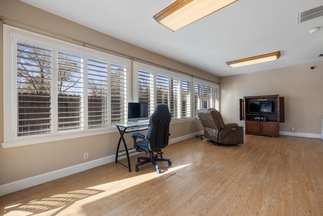 4221 Waymar Ct, Carmichael, CA 95608