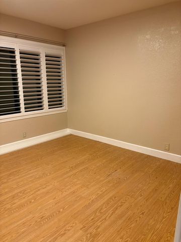4221 Waymar Ct, Carmichael, CA 95608