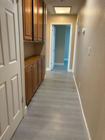 4221 Waymar Ct, Carmichael, CA 95608