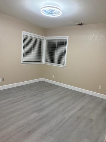 4221 Waymar Ct, Carmichael, CA 95608