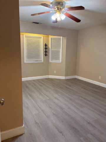 4221 Waymar Ct, Carmichael, CA 95608