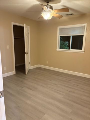 4221 Waymar Ct, Carmichael, CA 95608