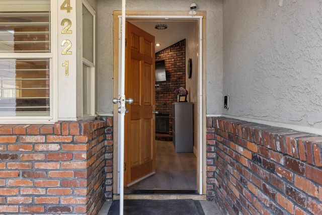 4221 Waymar Ct, Carmichael, CA 95608