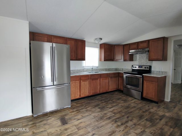 1004 10th Street, Midway Park, NC 28544