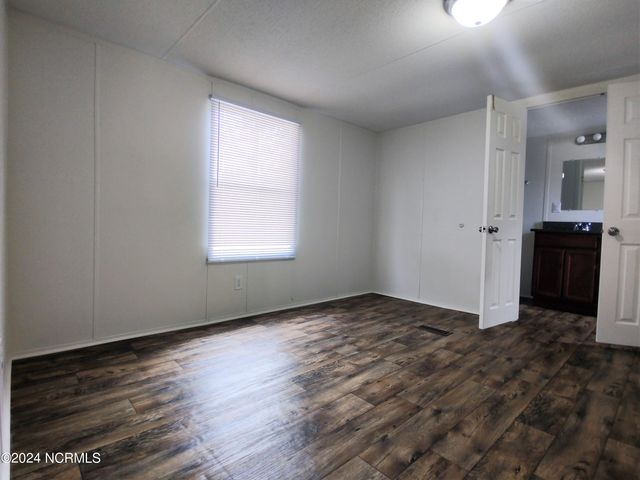 1004 10th Street, Midway Park, NC 28544