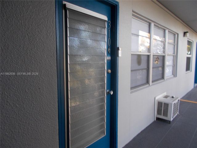 13450 SW 3rd Street 310D, Pembroke Pines, FL 33027