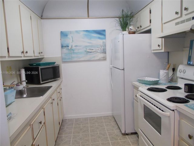 13450 SW 3rd Street 310D, Pembroke Pines, FL 33027