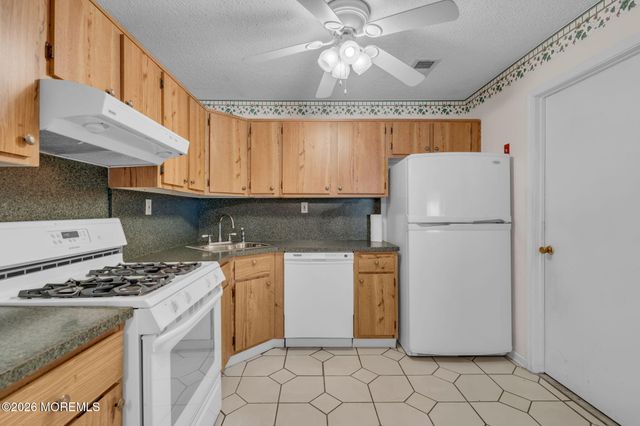 161 Frontier Way, Tinton Falls, NJ 07753