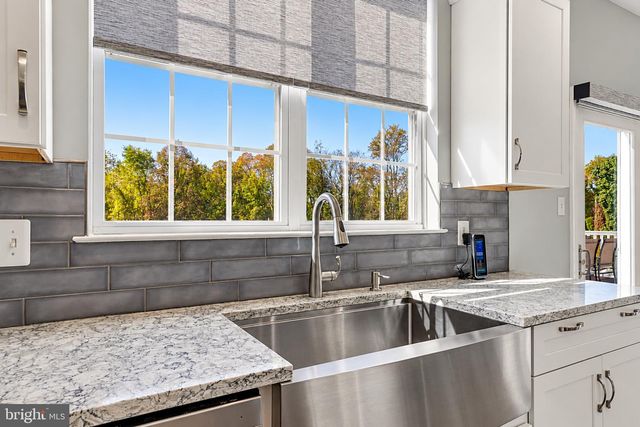 332 W CROSSING DR, Mount Royal, NJ 08061