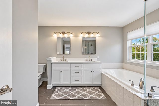 332 W CROSSING DR, Mount Royal, NJ 08061