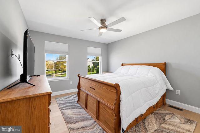 332 W CROSSING DR, Mount Royal, NJ 08061