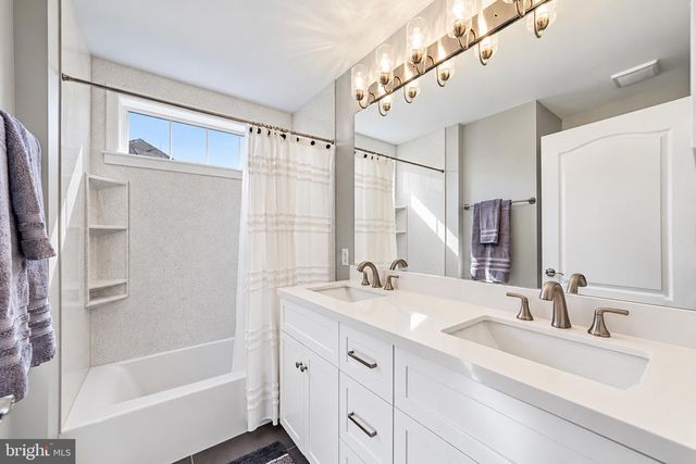 332 W CROSSING DR, Mount Royal, NJ 08061