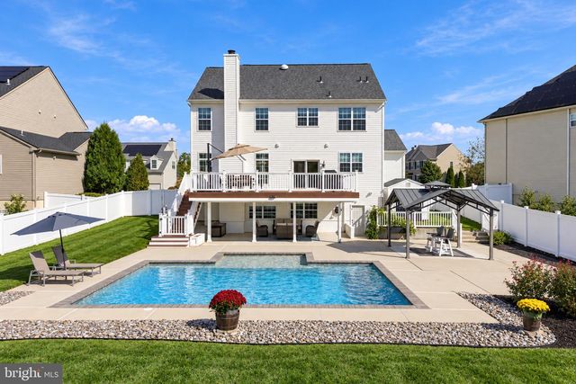 332 W CROSSING DR, Mount Royal, NJ 08061