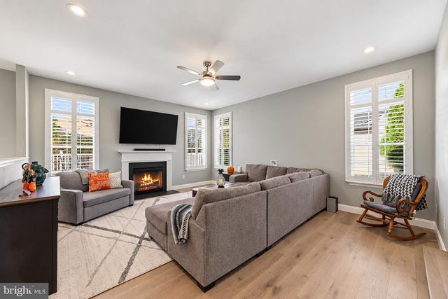332 W CROSSING DR, Mount Royal, NJ 08061