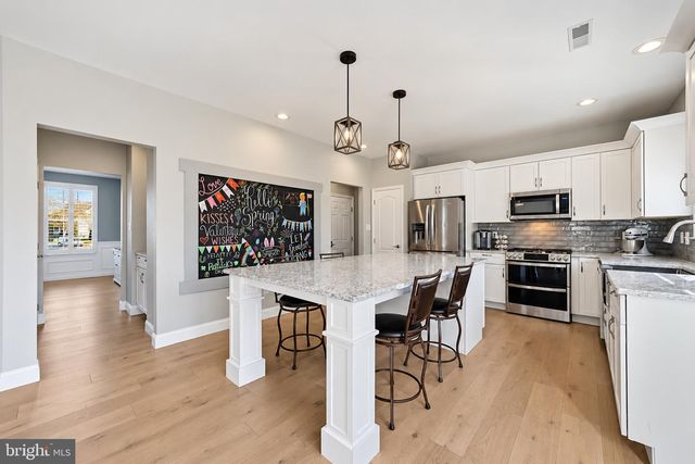332 W CROSSING DR, Mount Royal, NJ 08061