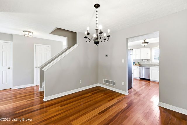 5121 Arbor Oak Ct, Louisville, KY 40229