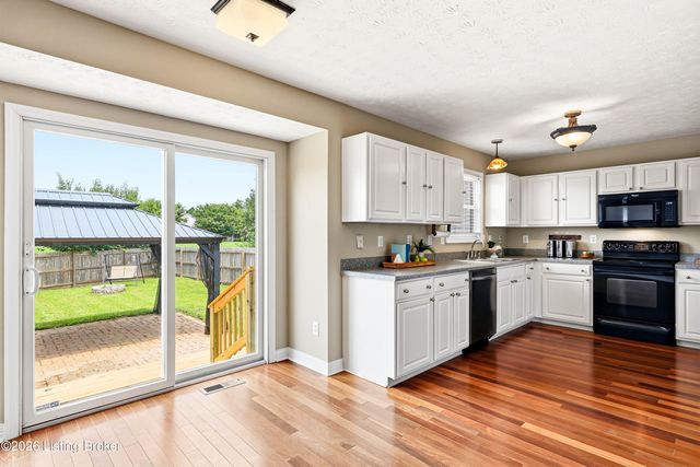 5121 Arbor Oak Ct, Louisville, KY 40229