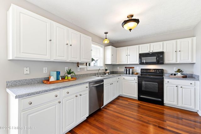 5121 Arbor Oak Ct, Louisville, KY 40229