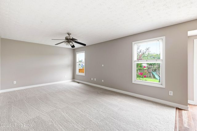 5121 Arbor Oak Ct, Louisville, KY 40229