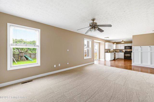 5121 Arbor Oak Ct, Louisville, KY 40229