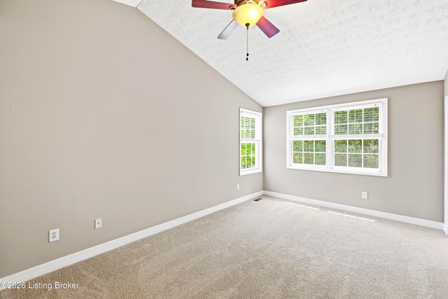 5121 Arbor Oak Ct, Louisville, KY 40229