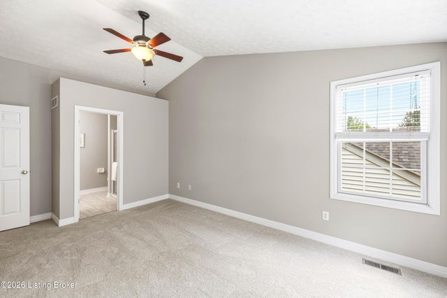 5121 Arbor Oak Ct, Louisville, KY 40229