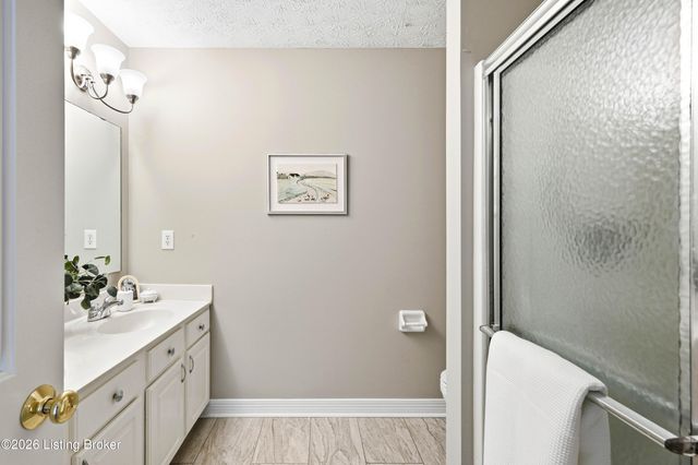 5121 Arbor Oak Ct, Louisville, KY 40229