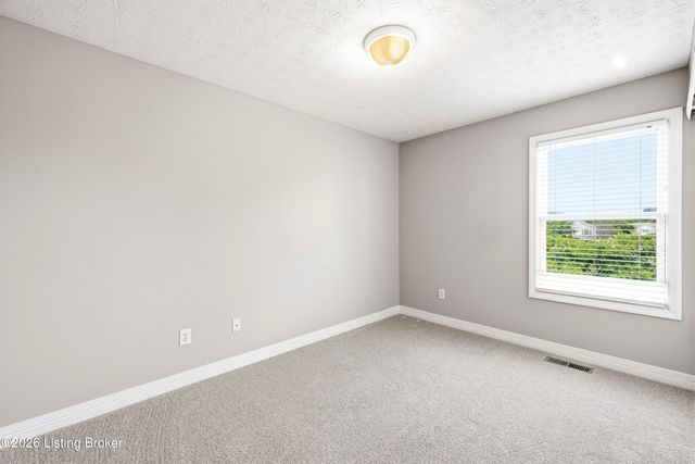 5121 Arbor Oak Ct, Louisville, KY 40229
