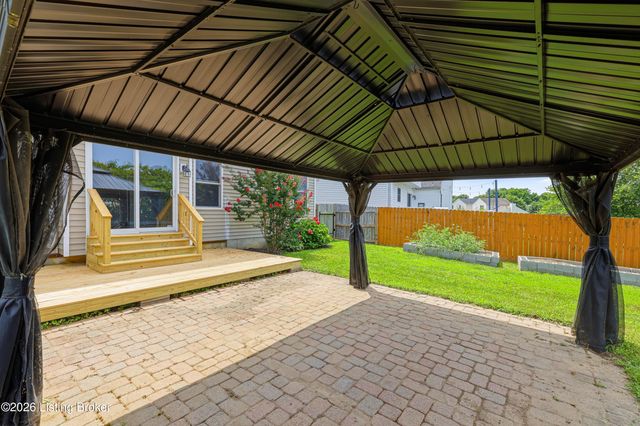 5121 Arbor Oak Ct, Louisville, KY 40229
