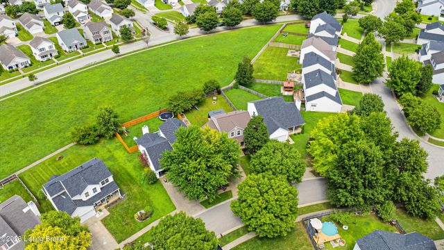 5121 Arbor Oak Ct, Louisville, KY 40229