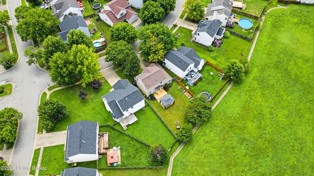 5121 Arbor Oak Ct, Louisville, KY 40229